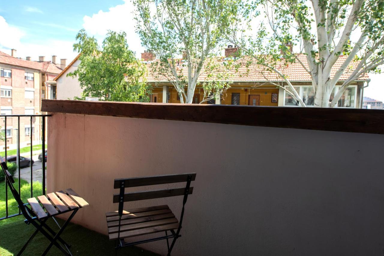 Apartamento Loft Apartman Pécs Exterior foto